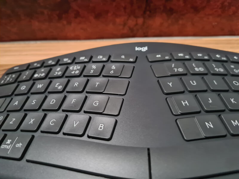 plastic M575 ERGO K860 reuse ergonomic mouse keyboard Logitech.jpg